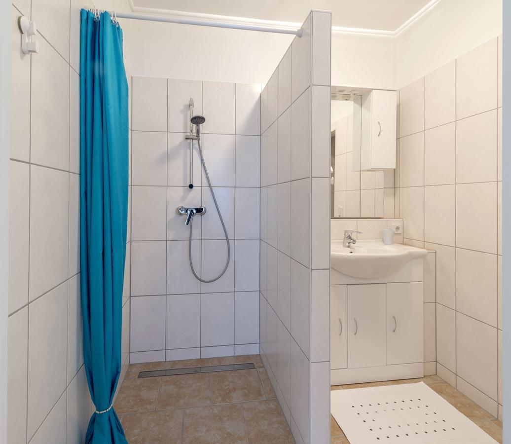 Wn Rooms Wiener Neustadt Ngoại thất bức ảnh
