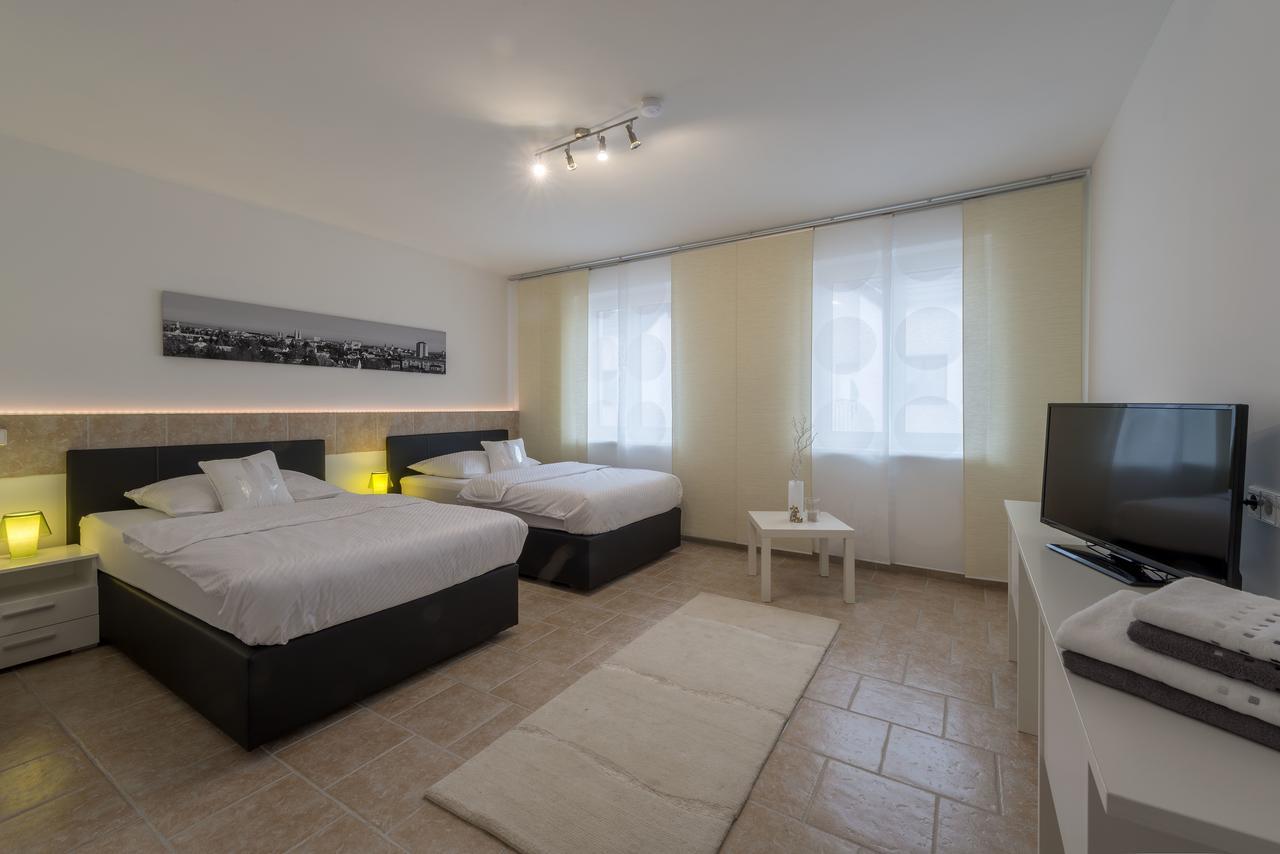 Wn Rooms Wiener Neustadt Ngoại thất bức ảnh