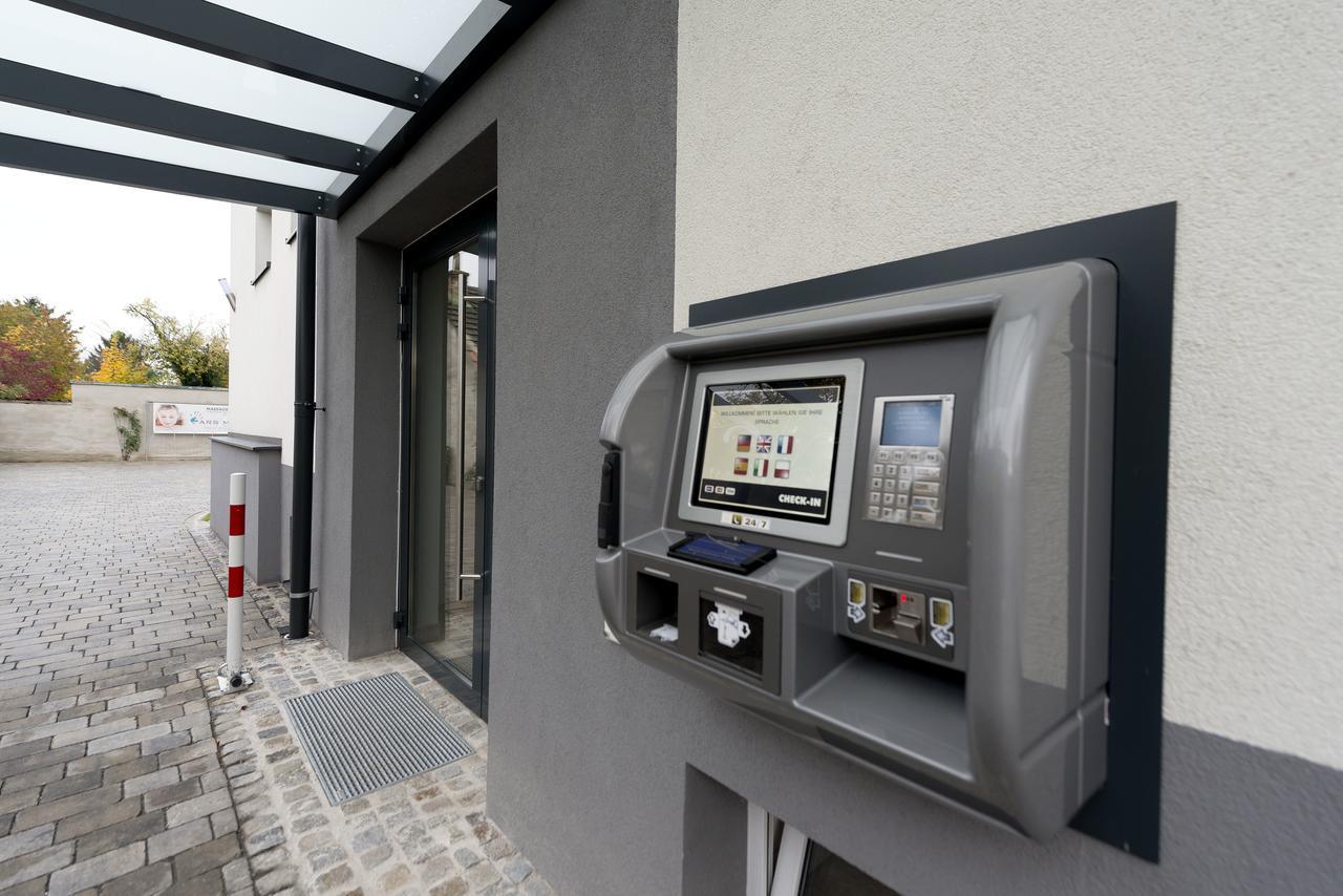 Wn Rooms Wiener Neustadt Ngoại thất bức ảnh