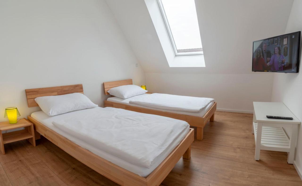 Wn Rooms Wiener Neustadt Ngoại thất bức ảnh