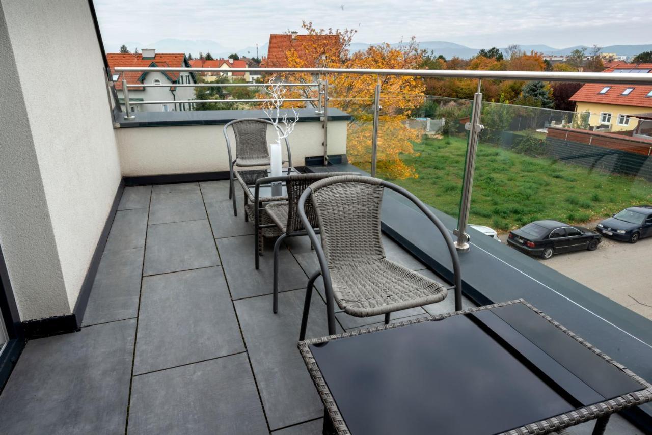 Wn Rooms Wiener Neustadt Ngoại thất bức ảnh